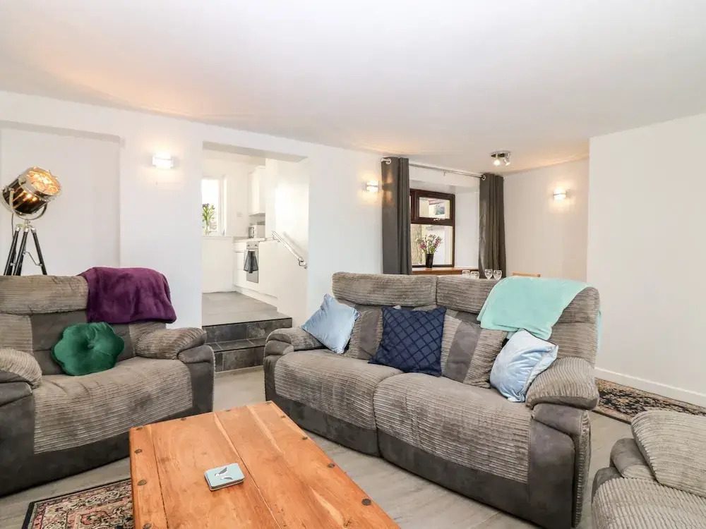 Dolphin Cottage