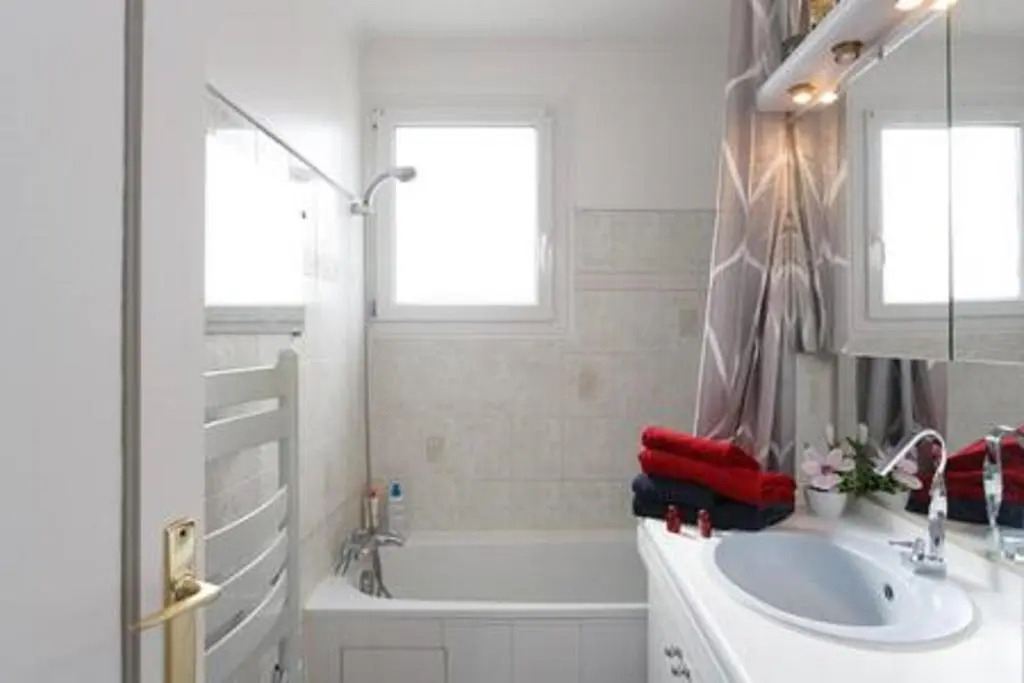 REFAIT A NEUF Appartement proche de Paris
