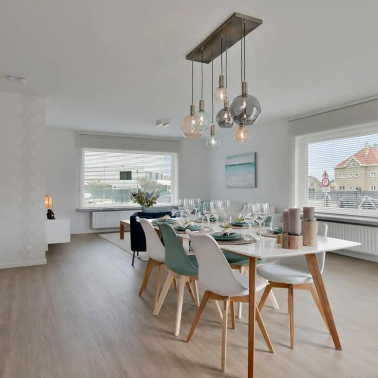 Huswell - Spacious bungalow with garden near the beach & sea