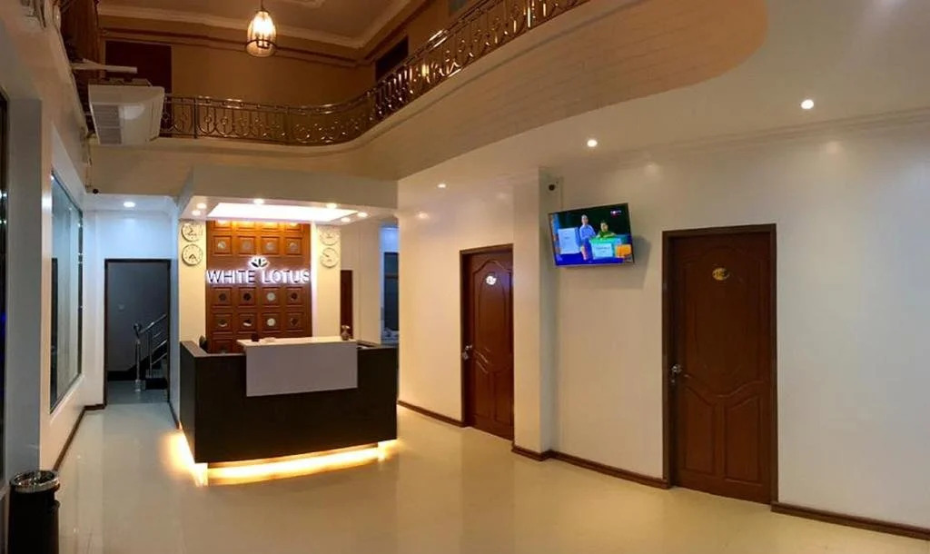 Hotel White Lotus