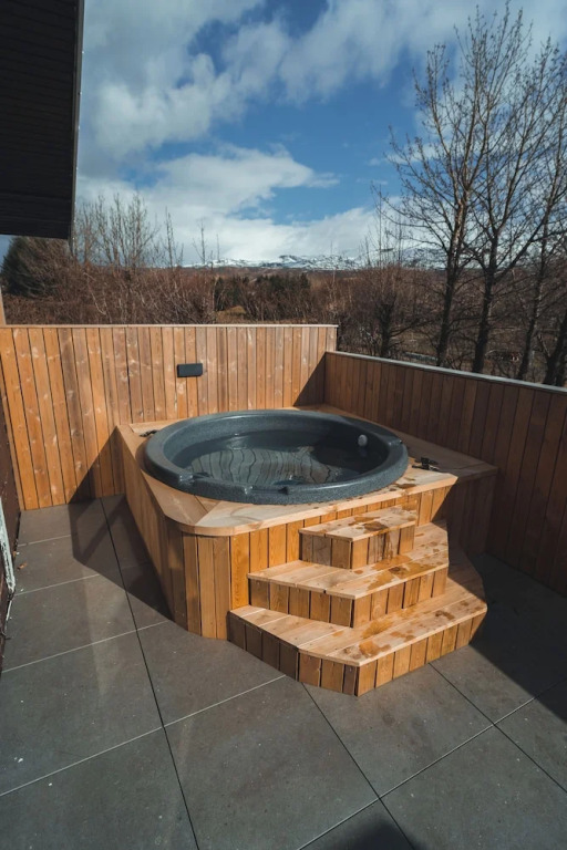 Eyja Mörk & Bubble Bedroom