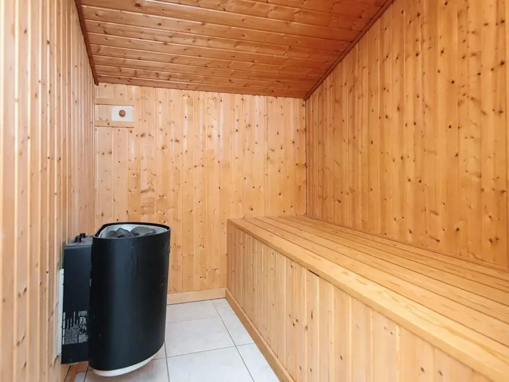 Secluded Holiday Home in Henne near Beach