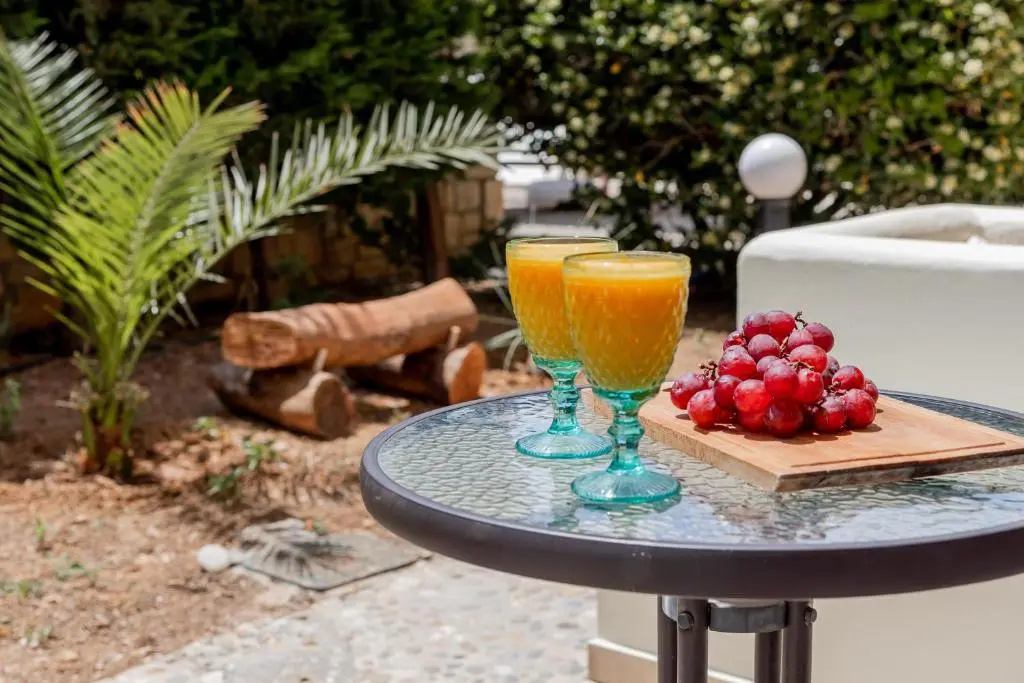 Almyra Apartments & Suites
