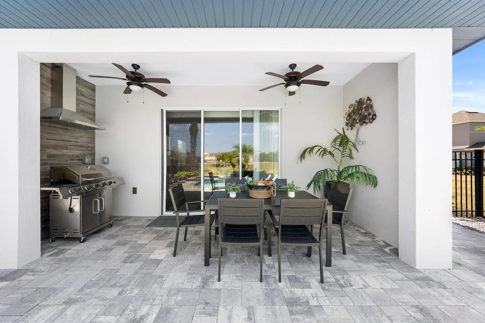 Entire Home in Four Corners Florida Reu101