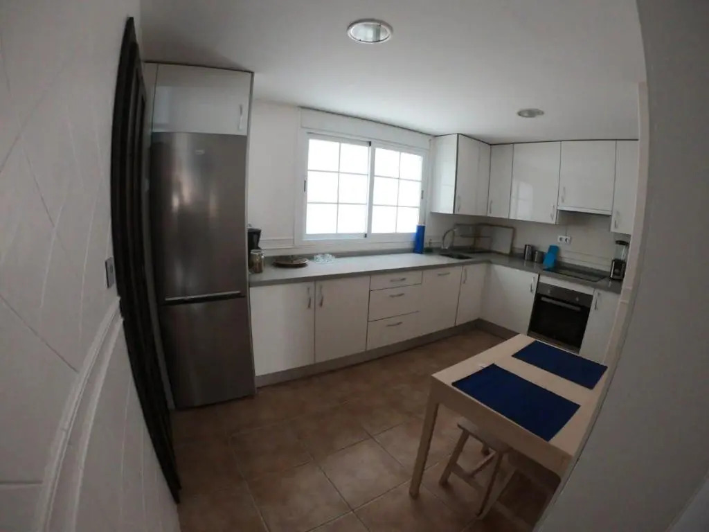 Private townhouse with roof terrace close to the beach