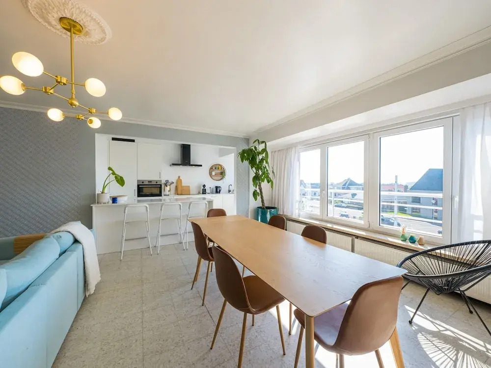 Apartment With 3 Bedrooms Near the sea
