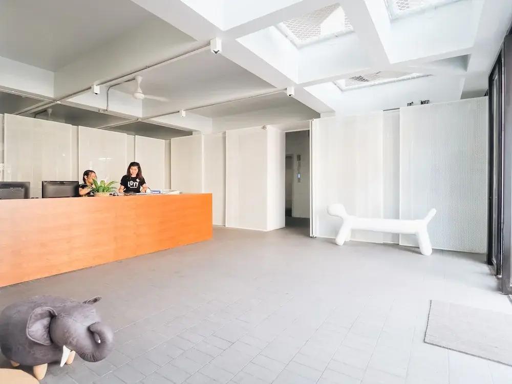 Loyy Hotel - Hostel
