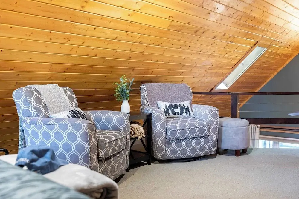 Arrowhead Lake Retreat by Avantstay Shared Pool, Game Room, Firepit