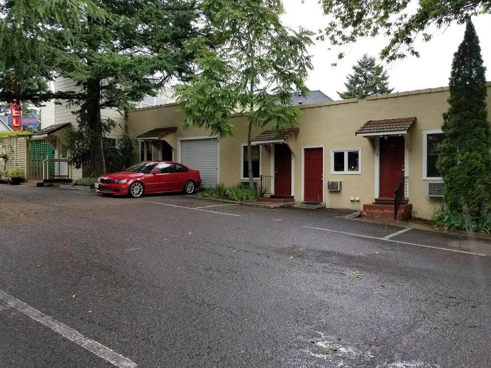 The Manor Motel