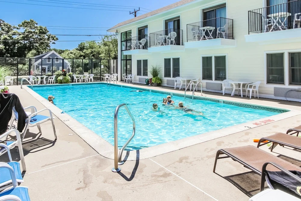 Holly Tree Resort