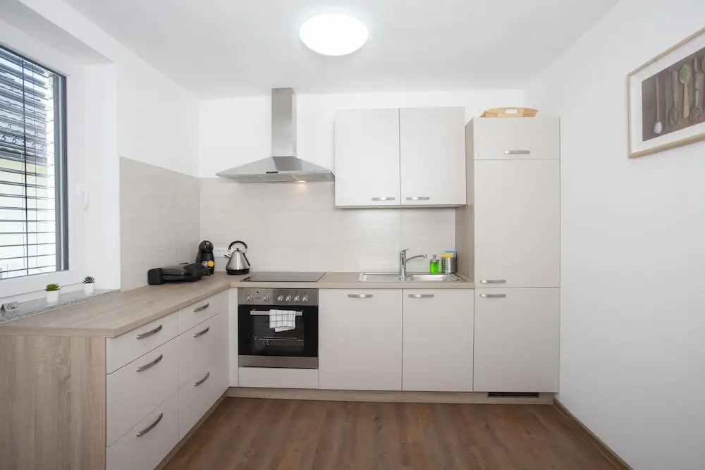 Razingar Apartments