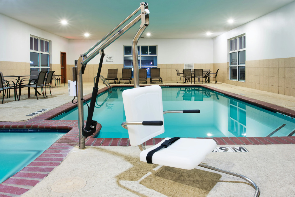 Holiday Inn Express Hotel & Suites Alvarado by IHG