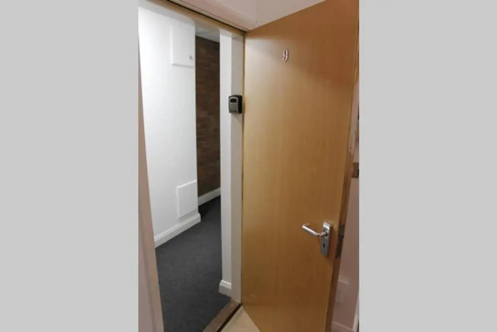 Smart 1 Bedroom City Centre Apartment