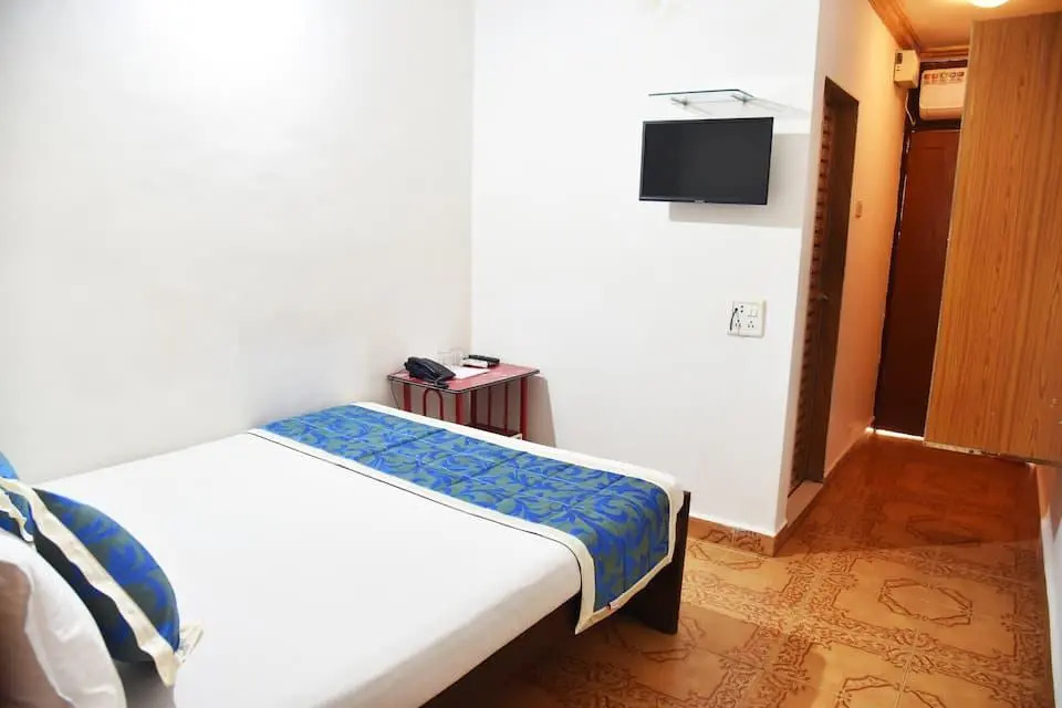 Hotel M R Manfred