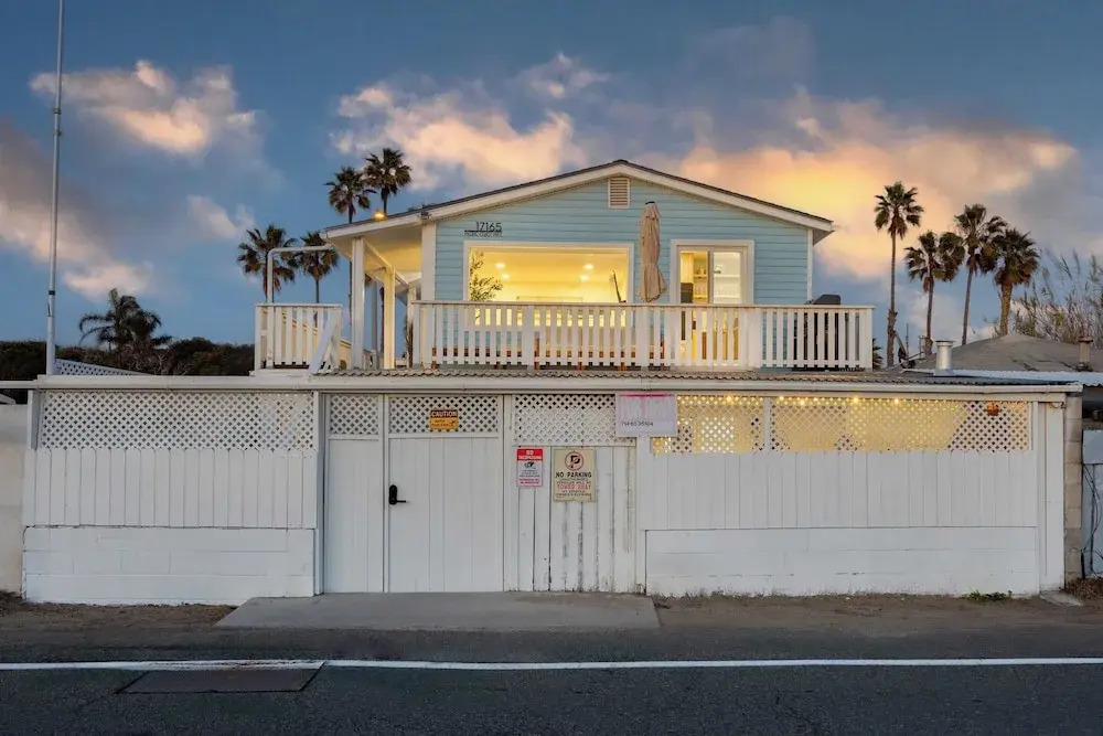 Walk to the Sand! Ocean Views, Balcony & Parking Sunset Surf