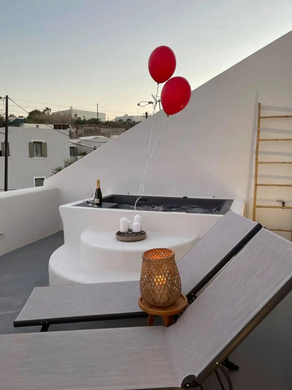 Thallos Cave House and Apartments