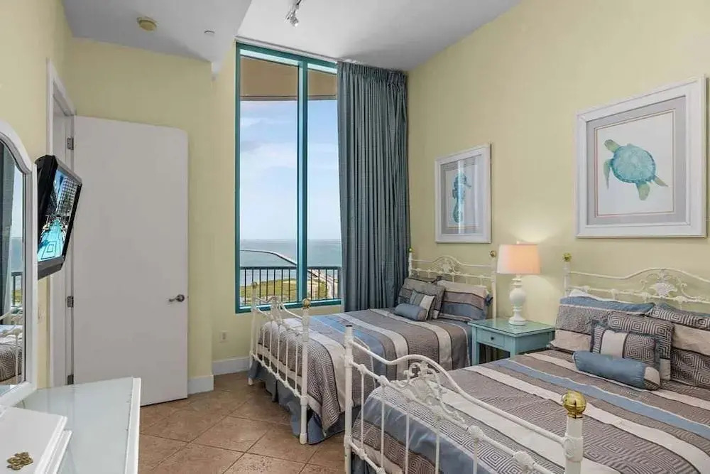 Penthouse Jr Unrivaled Luxury Insane Views 3 Bedroom Apts