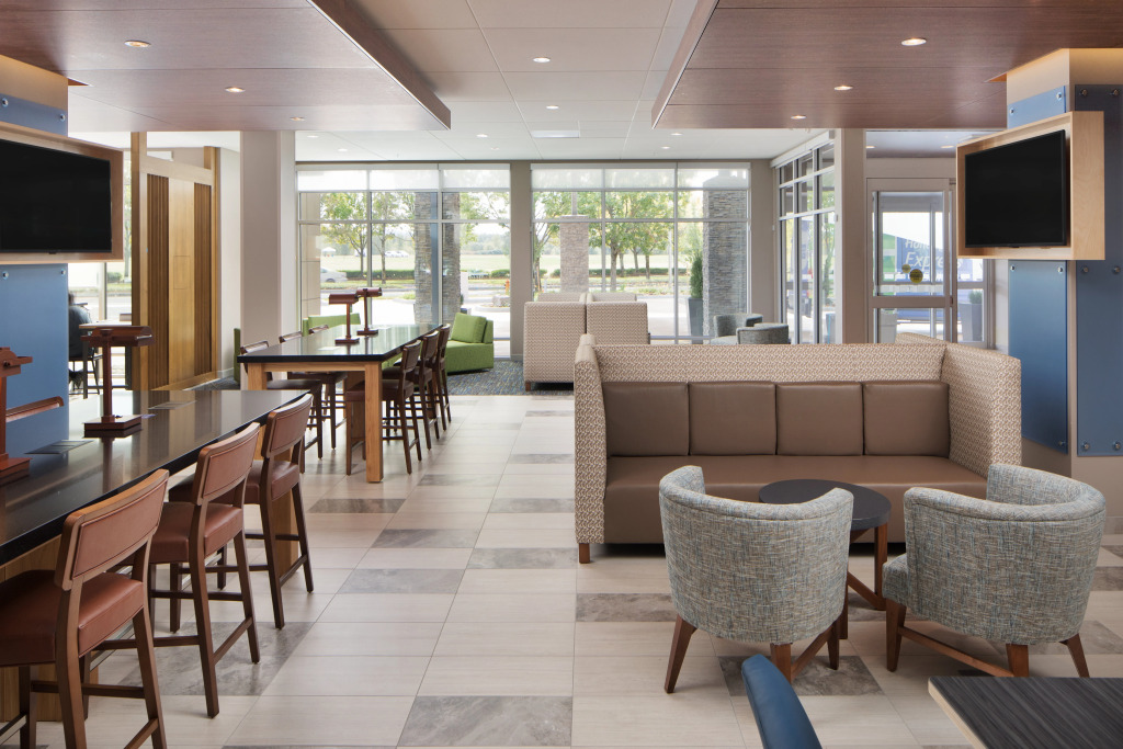 Holiday Inn Express & Suites - Portland Airport - Cascade Stn by IHG