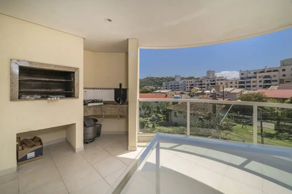 896 - Cobertura com piscina e vista mar