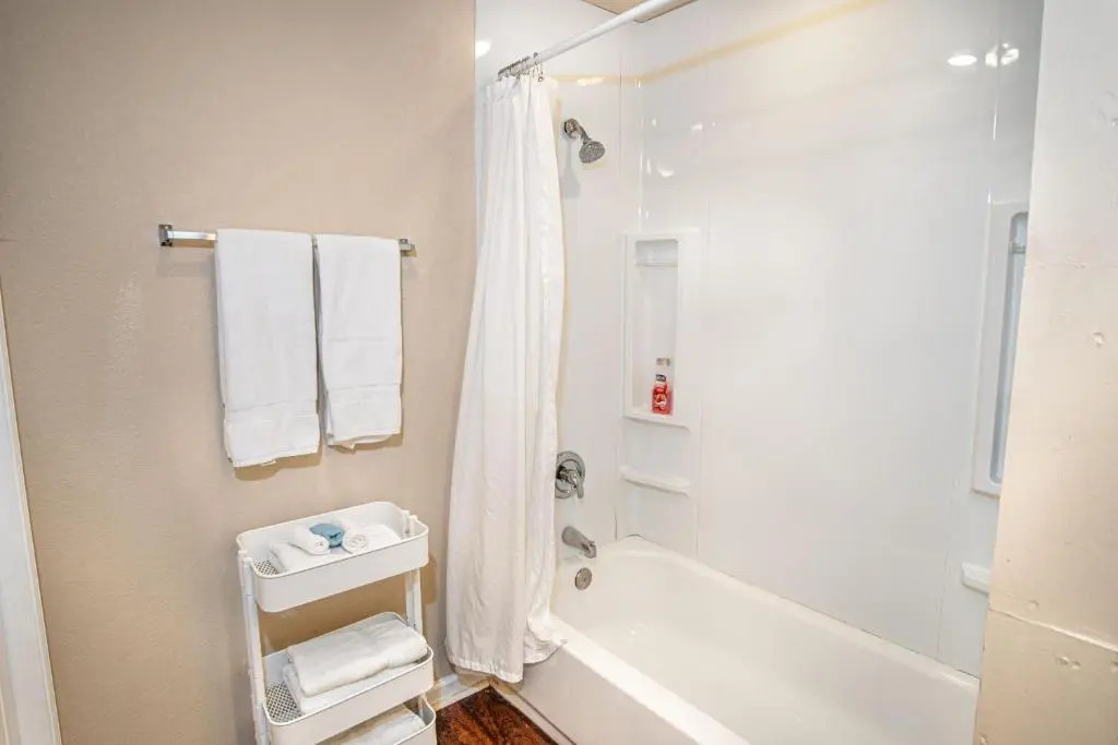 Nice 3B 2BA Near Downtown 2 Min AtandT Center