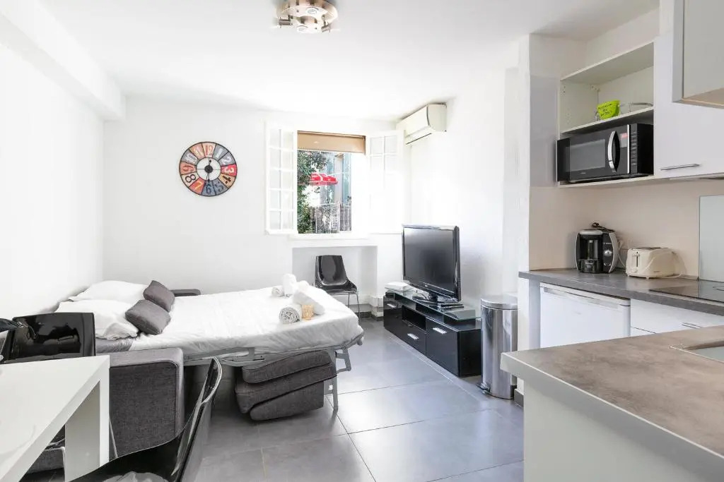 BNB RENTING Chez Dominique - 1 chbre 2-4pers Centre Antibes Migrainier