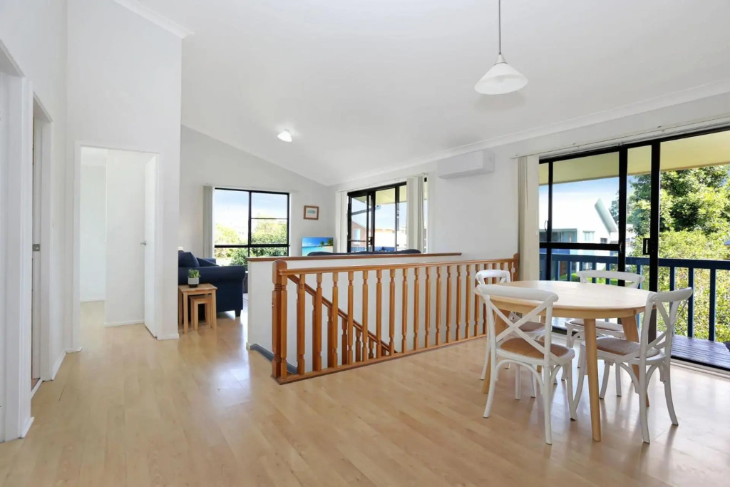 Pet Friendly on Pelican Close to Myall River