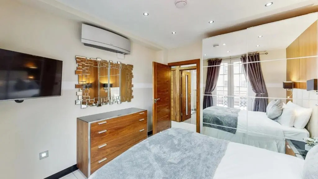 Bryanston Apartments