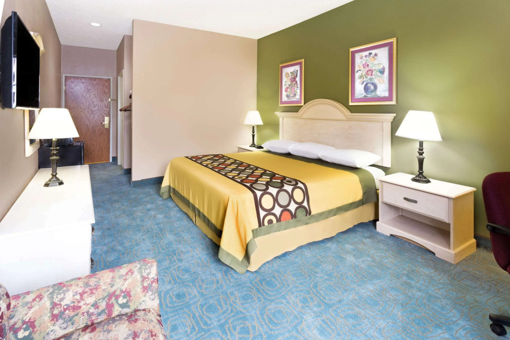 Super 8 Freeport