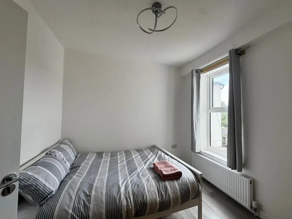 Three Double Rooms in Spacious Home