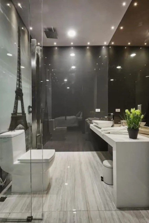 Ultra Luxury 2 Bed Loft in Lleras