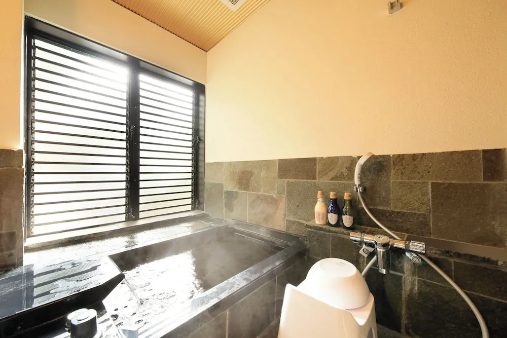 Hot Spring Inn Hakone Suisen