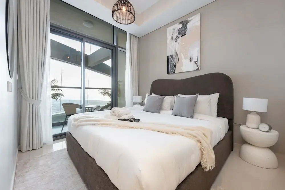 Stunning 2BR With Amazing Views in Business Bay