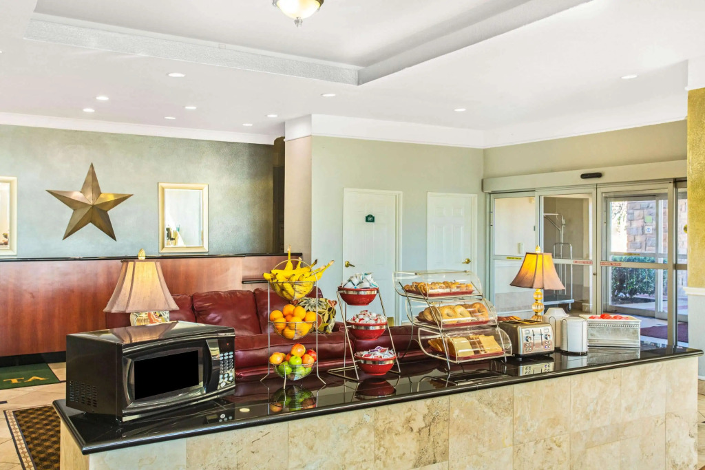 La Quinta by Wyndham Belton - Temple South