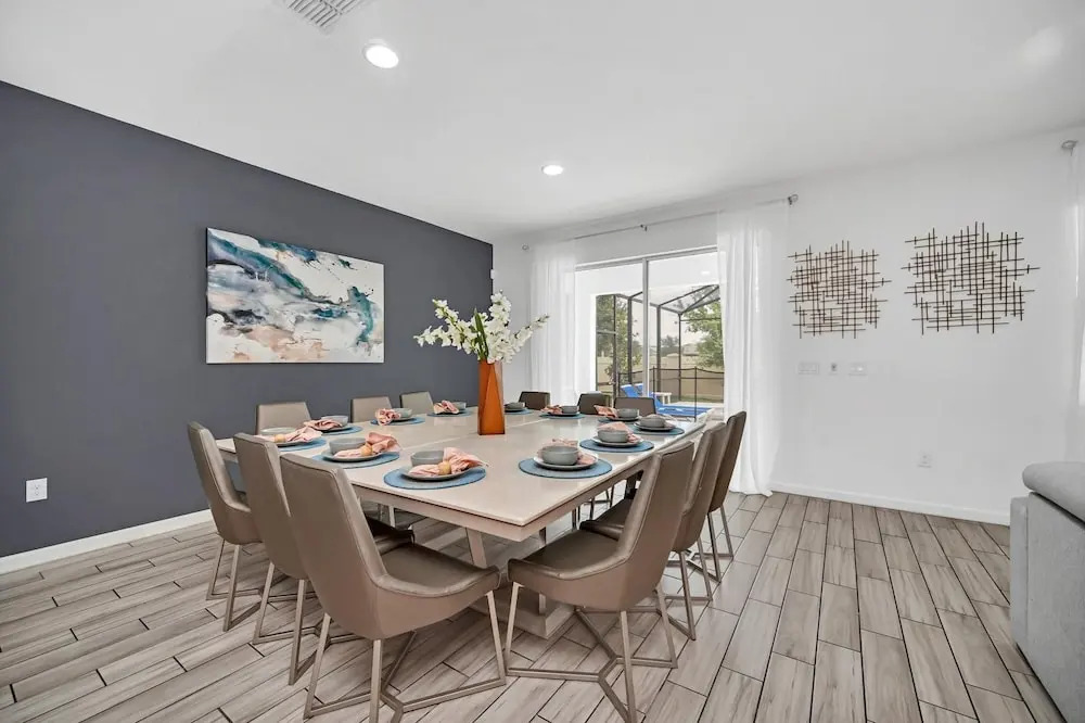 10 BR Gorgeous Home Game Room Son103