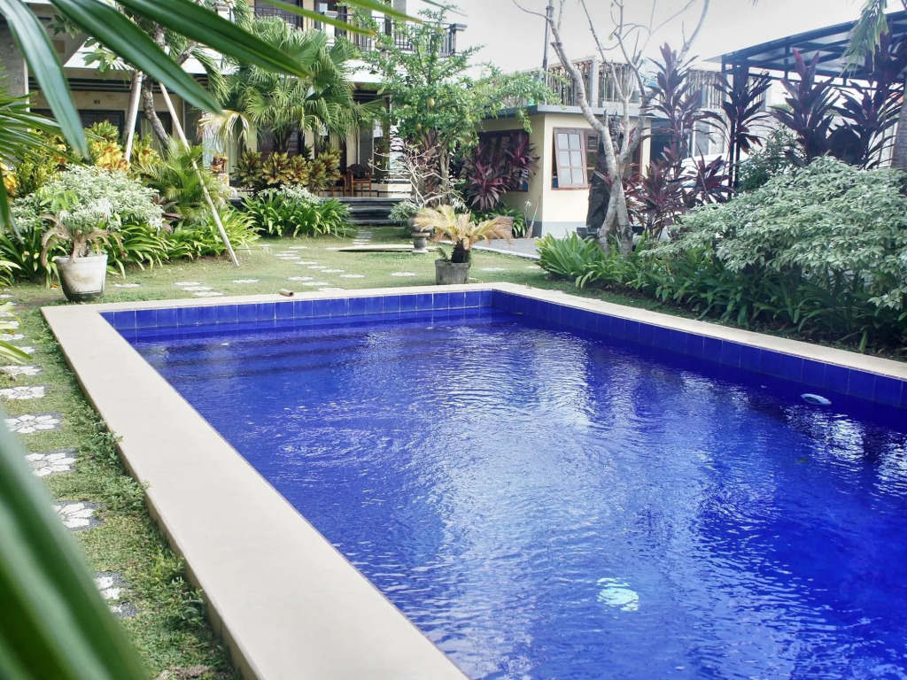 Putu Guest House
