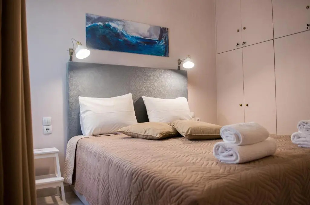 Golden Sun Apartments