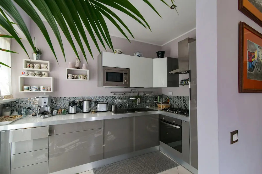 Superior 5 BD & BR Apt in Vatican Area
