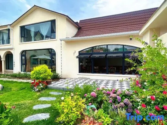 Yanlanli Vacilando | Designer Resort Garden Homestay (Tekes Bagua City)