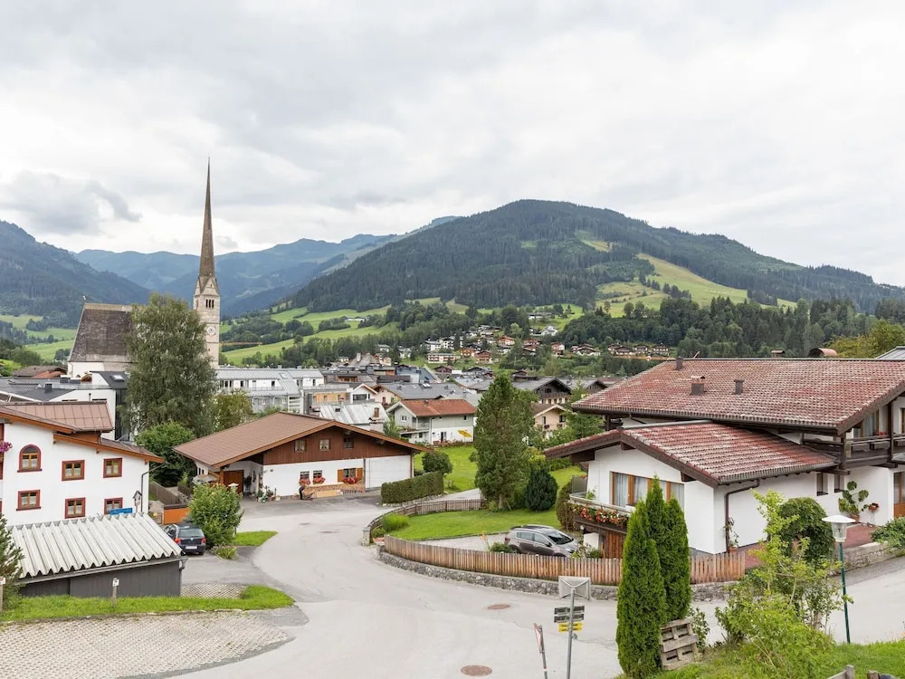 Luxurious Apartment Near Ski Area Maria Alm