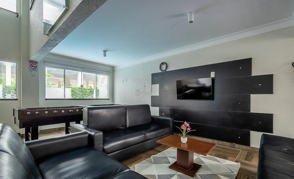Apts in Condo w/ Pool and Gym 450m From the Beach - SBH