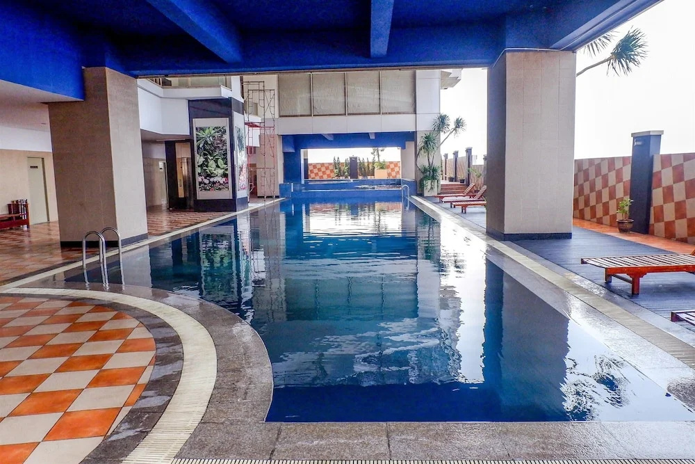 Convenient Studio Mangga Dua Apartment