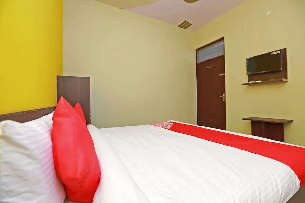 OYO 37470 The Mohan Grand