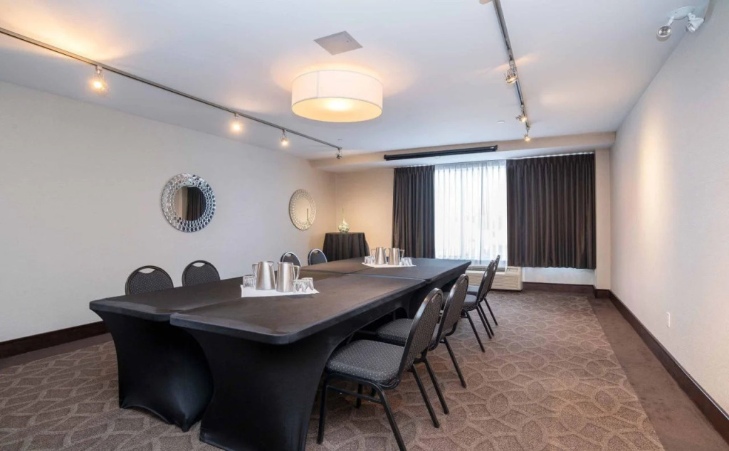 Sandman Hotel & Suites Calgary South