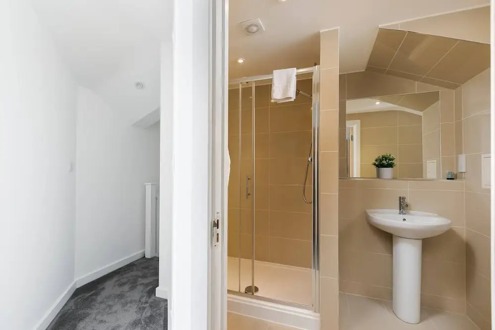 Skyvillion - Huge 4bed Apartment Wbalcony - Parking