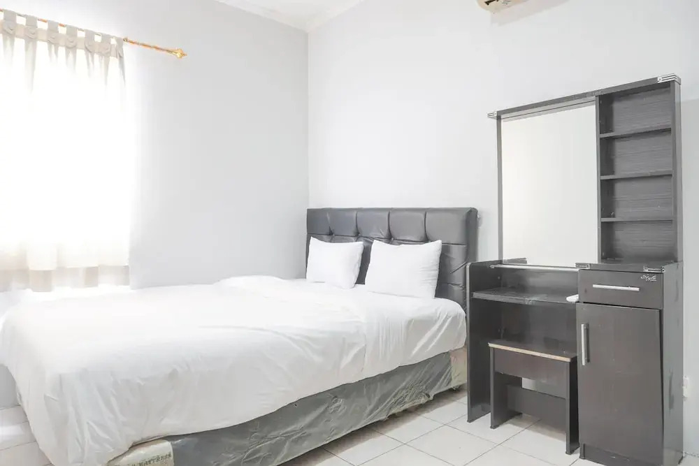 Comfy 2Br At Gajah Mada Mediterania Apartment