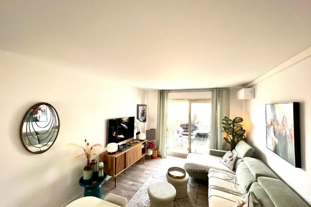 Bnb Renting 1 bb apt of 40m with superb terrace of 13m air conditioning