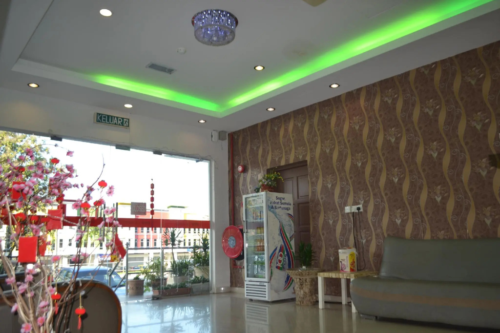 OYO 89715 CK Hotel