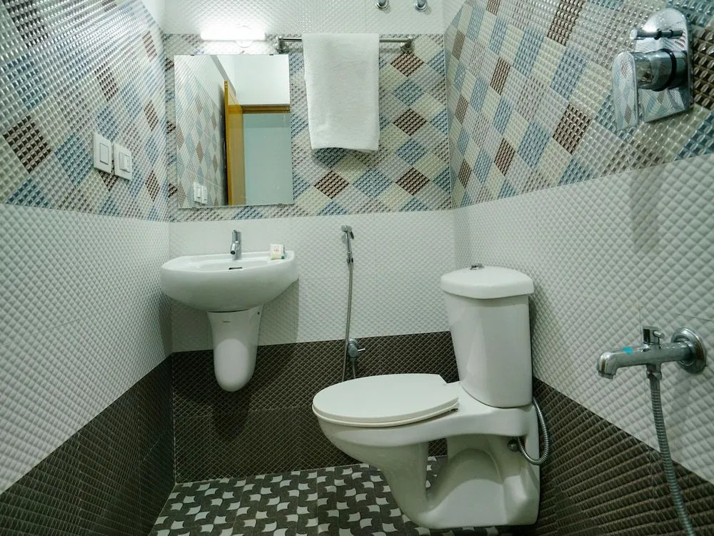 OYO 16617 Rayan Residency