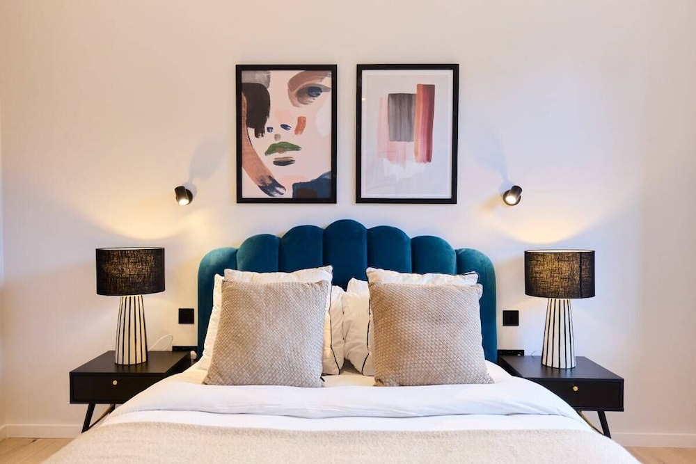 The Brondesbury Place - Bright 2bdr Flat With Balcony + Parking