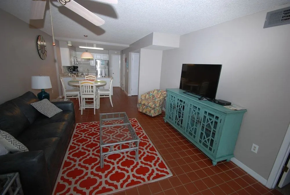 Buena Vista 104 by RedAwning